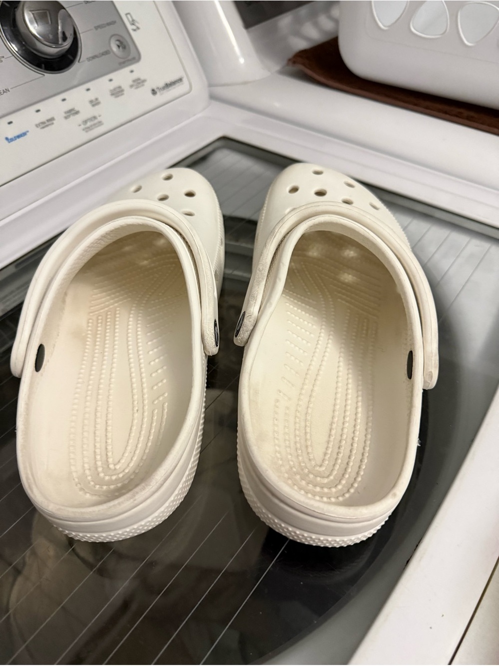 Crocs White Classic Slip-On - Picture 2 of 5